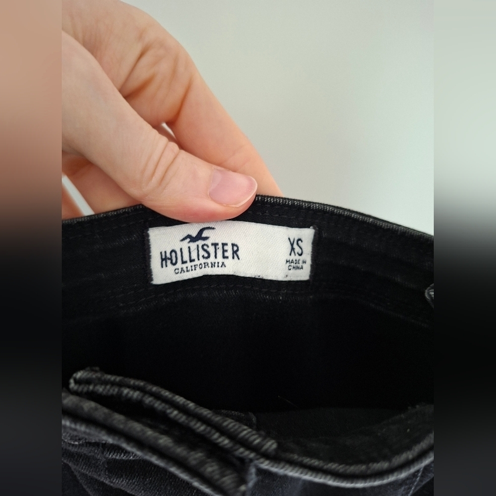 Hollister Women's Washed Black Denim Button-up Jumpsuit/Overalls (Size XS/2-4) - Picture 8 of 8